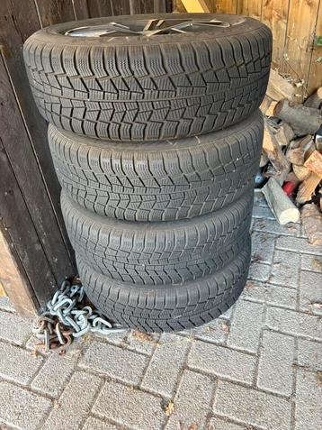 Set van 4 Skoda Karoc winterbanden 215/60R16HXL Gislaved beschikbaar voor biedingen