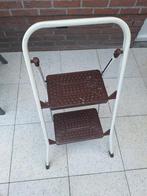 Opvouwbare trap - 2 treden, Doe-het-zelf en Verbouw, Ladders en Trappen, Gebruikt, Trap, Ophalen of Verzenden, Opvouwbaar of Inschuifbaar