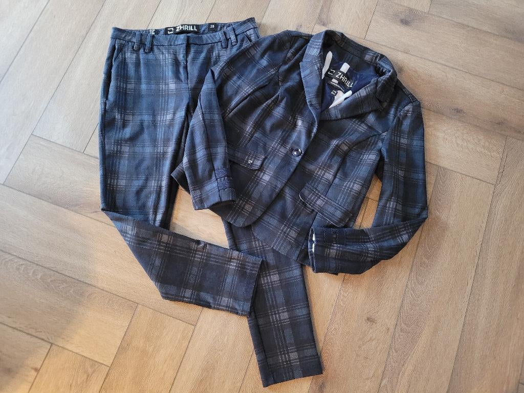 Prachtig pak van Zhrill, maat M, Kleding | Dames, Jasjes, Kostuums en Pakken, Maat 38/40 (M), Kostuum of Pak, Blauw, Ophalen of Verzenden