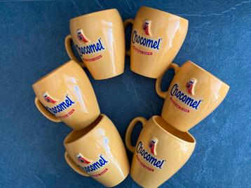 6 Chocomel  reliëf mokken, 9,5 cm hoog, 1 kant bedrukt beschikbaar voor biedingen