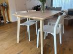Eettafel en 4 witte stoelen, Huis en Inrichting, Complete eetkamers, 4 tot 6 stoelen, Gebruikt, Modern Scandinavisch, Ophalen