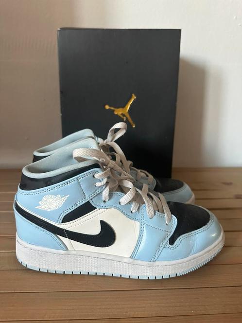 Nike Jordan light blue 37,5, Kinderen en Baby's, Kinderkleding | Schoenen en Sokken, Zo goed als nieuw, Schoenen, Jongen of Meisje