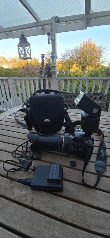 Sony DSLR-A100 zwart Digitale FotoCamera beschikbaar voor biedingen