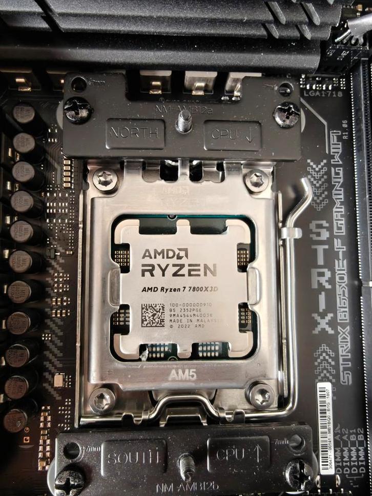 AMD Ryzen 7 7800X3D - Top CPU voor Gaming!, Computers en Software, Processors, Zo goed als nieuw, 8-core, 4 Ghz of meer, Ophalen of Verzenden