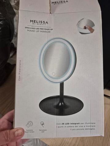 Spiegel met ledverlichting, nog nieuw in doos.  beschikbaar voor biedingen
