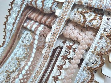 Partijtje vintage ,jaren 70, kant en band, veel meters beschikbaar voor biedingen