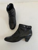 E730 Carmens: maat 38 lage leren laarzen hak schoenen zwart, Kleding | Dames, Schoenen, Carmens, Ophalen of Verzenden, Zo goed als nieuw