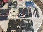 Voetbalsetjes 25/26 maat 152, Ophalen of Verzenden