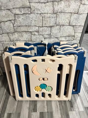 Babybox - in goede staat beschikbaar voor biedingen