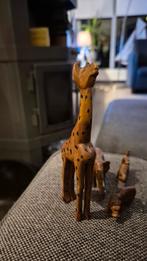 Houten dieren, de olifant heeft echte ivoren slagtanden, Ophalen of Verzenden, Zo goed als nieuw, Dier