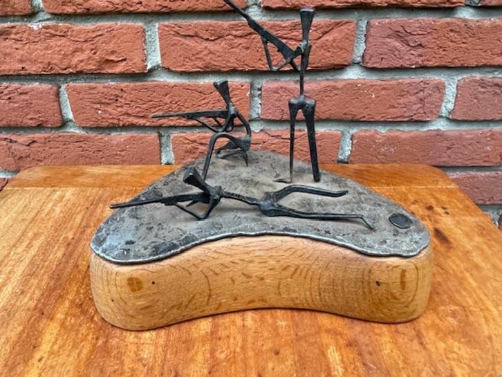 Vintage metalen beeldje., Antiek en Kunst, Kunst | Beelden en Houtsnijwerken, Ophalen of Verzenden
