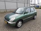 Daihatsu Sirion 1.0 AUTOMAAT - 5 Deurs + Apk - Lage km-stand, Auto's, Daihatsu, Stof, 820 kg, 3 cilinders, Metallic lak