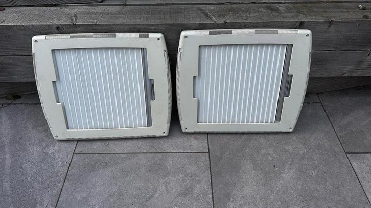 2 x Onderkader met hor/verduistering voor 40 x 40 dakluik, Caravans en Kamperen, Caravan accessoires, Gebruikt, Ophalen