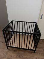 Zwarte babybox met matras - Zo goed als nieuw!, Ophalen of Verzenden, Zo goed als nieuw, Rechthoekig