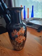 vaasje met mooie afbeelding planten en vogeltje, Ophalen