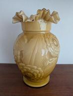  Art Deco opaline glazen vaas  reliëf, Ophalen of Verzenden