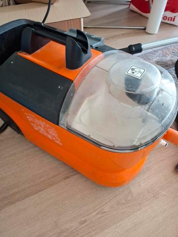 Per dag: Krachtige Kärcher Puzzi 10/1 tapijtreiniger beschikbaar voor biedingen