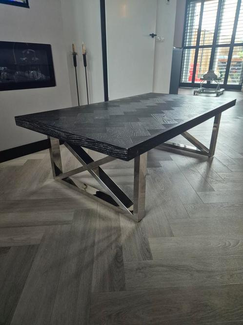 Visgraat salontafel met zilver gekleurde poten, Huis en Inrichting, Tafels | Salontafels, Zo goed als nieuw, Minder dan 50 cm