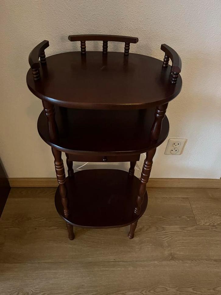 Mooie Houten Bijzettafel, Huis en Inrichting, Tafelonderdelen, Gebruikt, Tafelblad, Minder dan 50 cm, Rond, Overige houtsoorten