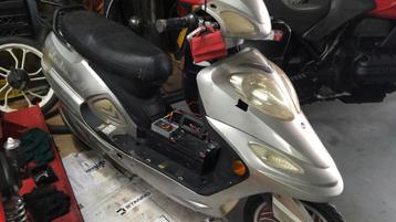 Elektrische scooter project…accu’s moeten vervangen worden beschikbaar voor biedingen