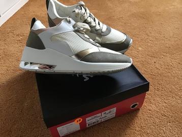 Nieuwe sneakers ecru/kaki La Strada mt. 39 beschikbaar voor biedingen