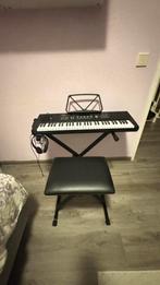 Keyboard met zitje koptelefoon microfoon en lesboeken, 61 toetsen, Zo goed als nieuw, Met standaard, Ophalen