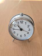 Prachtige Vintage / Retro Wekker wit-zilver €12, Antiek en Kunst, Ophalen of Verzenden