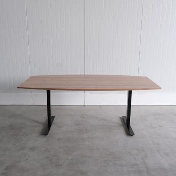 Restpartij - Kantinetafel - Tonvormig blad 200x100/75cm beschikbaar voor biedingen