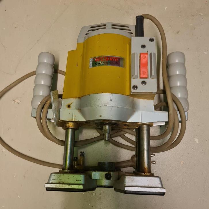 Bovenfrees met freesjes - Gebruikt, scherp!, Doe-het-zelf en Verbouw, Gereedschap | Freesmachines, Gebruikt, Elektrisch, Bovenfrees