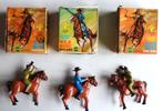 2 Indianen en 1 Cowboy op paard wind-up Echo Made Hong Kong, Verzenden, Zo goed als nieuw