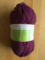 Nieuw 50 gram paarse sokkenwol rookvrij huis, Hobby en Vrije tijd, Breien en Haken, Ophalen of Verzenden, Nieuw, Breien of Haken