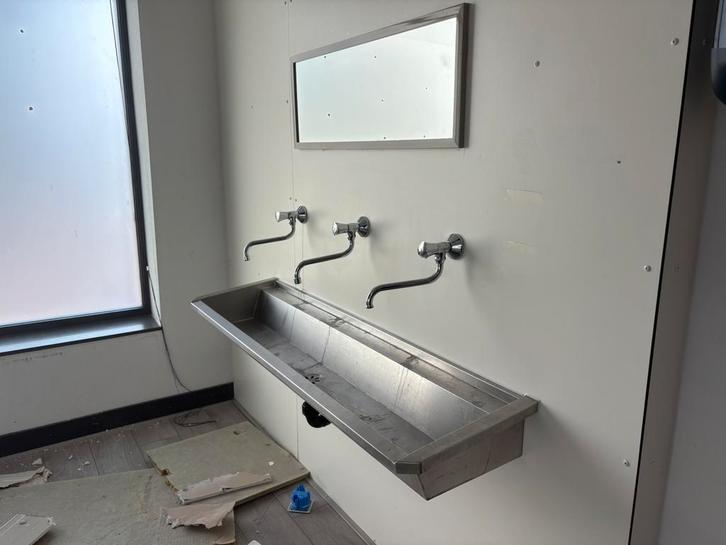 Rvs wastrog wasgoot wastafel compleet met kranen gebruikt, Doe-het-zelf en Verbouw, Sanitair, Zo goed als nieuw, Wastafel, Rvs