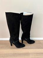 Suede zwarte laarzen met hak Zara maat 40, Kleding | Dames, Schoenen, Hoge laarzen, Nieuw, Ophalen of Verzenden, Zara