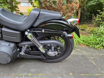 Gezocht shorty achterspatbord dyna streetbob  beschikbaar voor biedingen