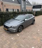 Volvo V40 D4 R-Design Bomvol H&K | CARPLAY | VOLLEER | PANO, Auto's, Volvo, Voorwielaandrijving, Particulier, 30 km/l, 1500 kg