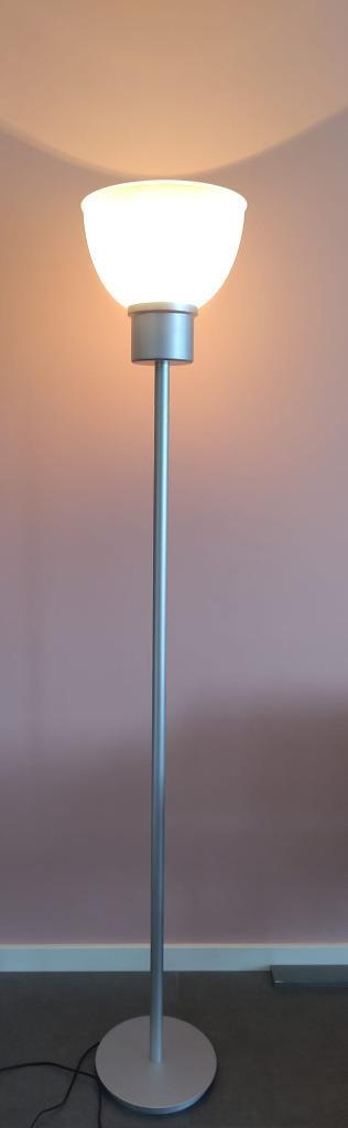 Vloerlampen 2x Staande Lamp beschikbaar voor biedingen