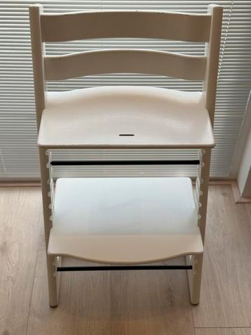 Triptrap stoel wit beschikbaar voor biedingen