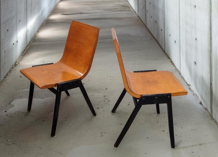 100 Roland Rainer stapelstoelen Wiener Stadhalle 1952, Huis en Inrichting, Stoelen, Gebruikt, Vijf, Zes of meer stoelen, Hout