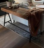 Sidetabel hout en staal, Huis en Inrichting, Tafels | Sidetables, Ophalen, Zo goed als nieuw, 25 tot 50 cm, Rechthoekig