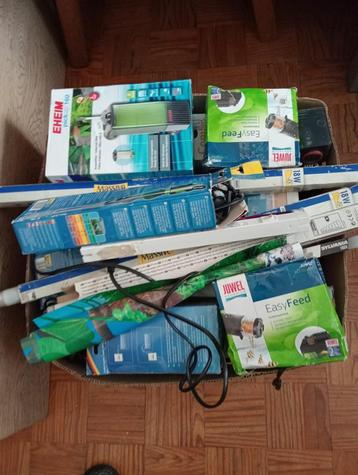 Kist vol aquariumspullen – filters, pompen & lampen beschikbaar voor biedingen