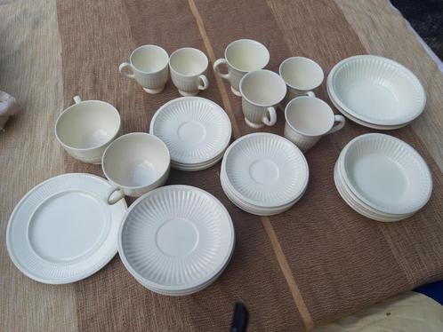 Wedgwood service koppen, schotels, kommen borden etc., Huis en Inrichting, Keuken | Servies, Gebruikt, Bord(en), Wedgwood, Aardewerk