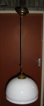 Tk: vintage hanglamp (elekt.) koper met opaline melkglas kap, Ophalen