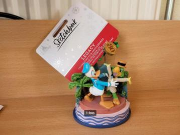 Disney Donald Duck 80 jaar jubileum ornament collection beschikbaar voor biedingen