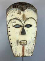 260178 Antiek gebruikt Afrikaans Vuvi masker uit Gabon, Ophalen of Verzenden