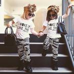 Set broek en t-shirt nieuw mt 128, Ophalen of Verzenden, Nieuw, Meisje, Setje