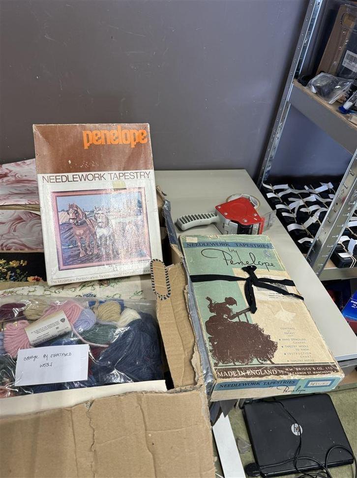 Borduur werken - Gorgeous Selection Of Counted Cross Stitch, Hobby en Vrije tijd, Borduren en Borduurmachines, Zo goed als nieuw