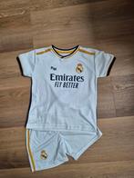 Real Madrid voetbal tenue mt 122, Maat XS of kleiner, Ophalen of Verzenden, Zo goed als nieuw