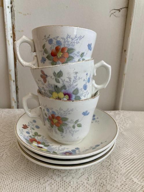 Brocante / Societe Ceramique / 3 kop en schotels / bloemen, Antiek en Kunst, Curiosa en Brocante, Ophalen of Verzenden
