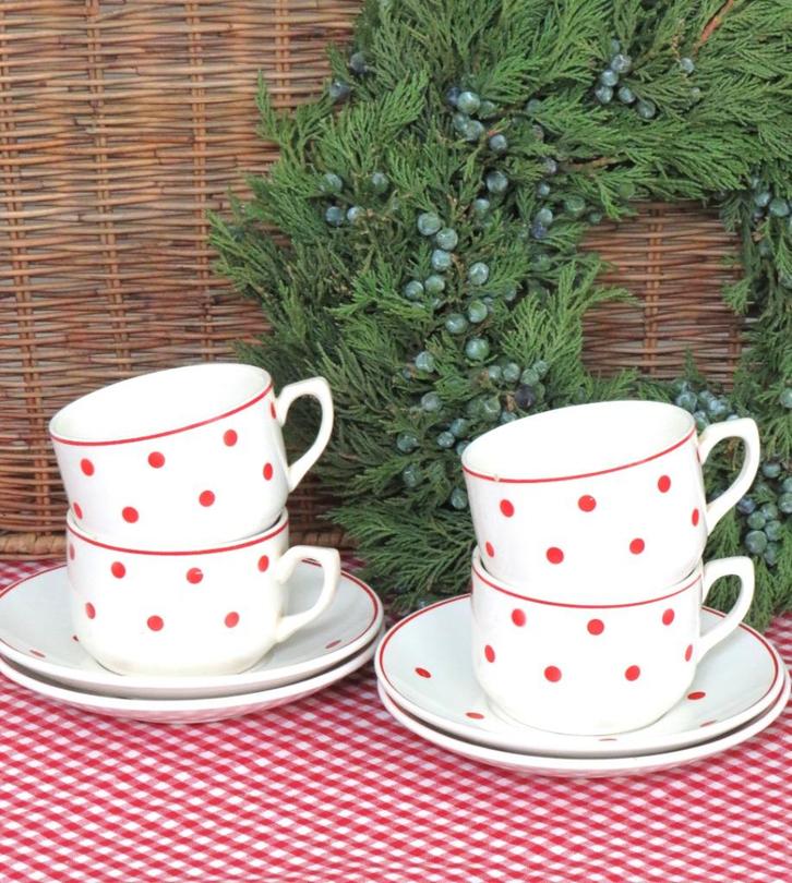 Set ( 4st.) oude kop en schotels “Wit met rode stippen”, Antiek en Kunst, Curiosa en Brocante, Ophalen of Verzenden