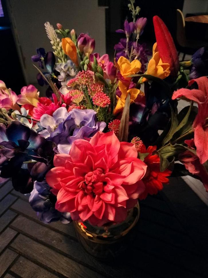 Kunstbloemen / Zijde bloemen boeket, Huis en Inrichting, Woonaccessoires | Kunstplanten en Kunstbloemen, Ophalen of Verzenden